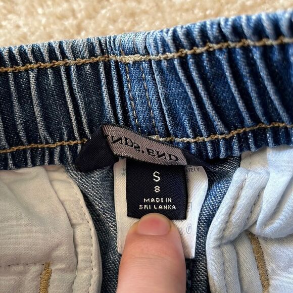 SIZE SMALL (8) LANDS END JEAN SHORTS - Picture 4 of 8